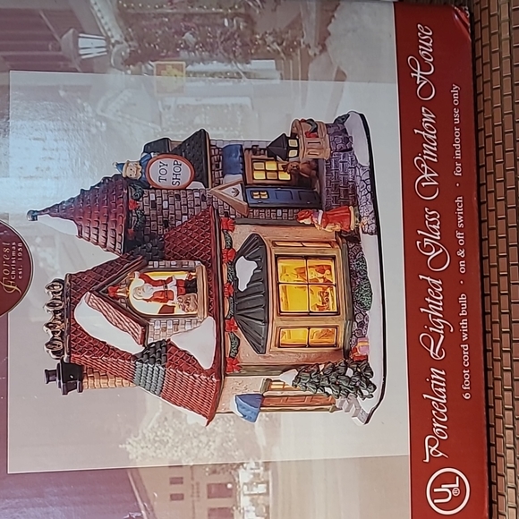 Enchanted Forest Village Santa's Lighted Glass Window Toy Shop - Picture 10 of 11